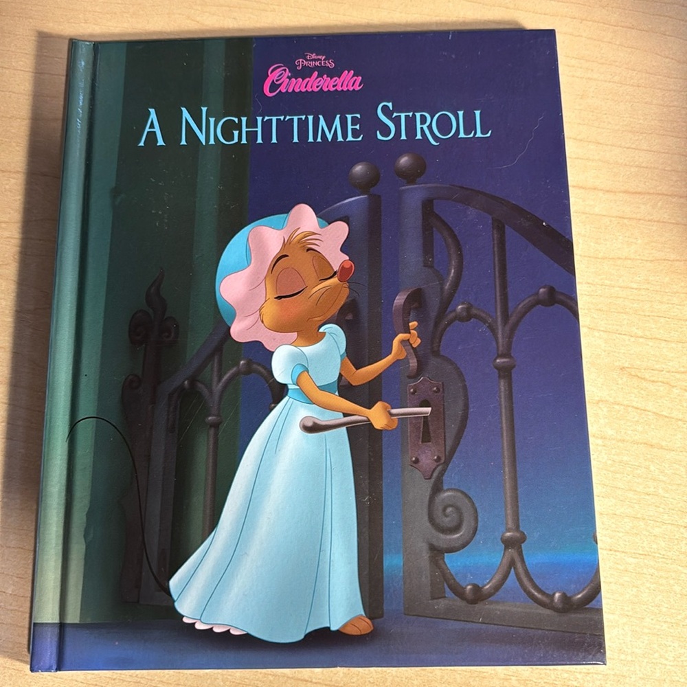 Hardcover Cinderella A Nighttime Stroll